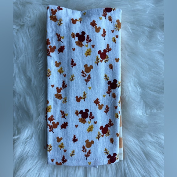 🆕 Disney‎ Kitchen Towels 2 Pack Fall Theme - Picture 3 of 3